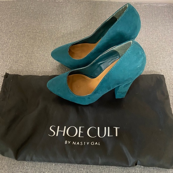 ⚡️SOLD⚡️Shoe Cult by Nasty Gal Teal Green Vegan Faux Suede Platform Heels - Picture 7 of 7